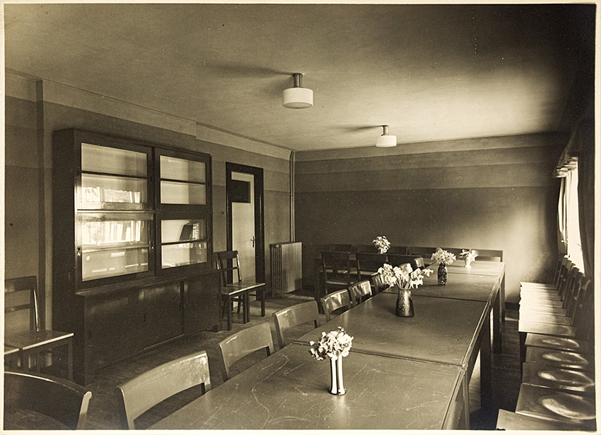 3 Vintage-Fotos der Innenräume des Hans Birkholtz-Heimes in Eckel bei Klecken